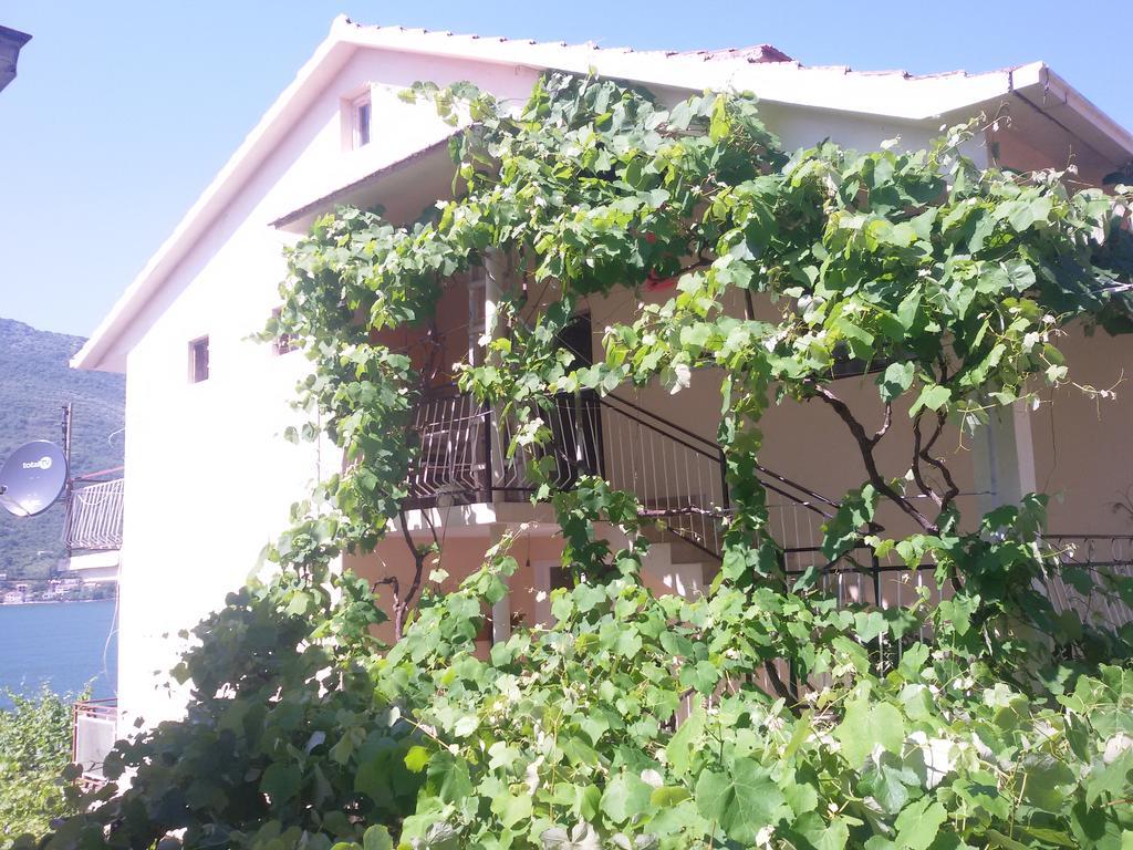 טיווט Apartmani Ivana מראה חיצוני תמונה